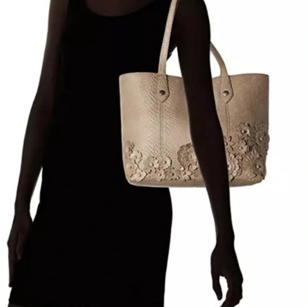 🤍🩶Frye Melissa 3D Floral Snake Embossed Leather Tote $498 - Picture 4 of 16